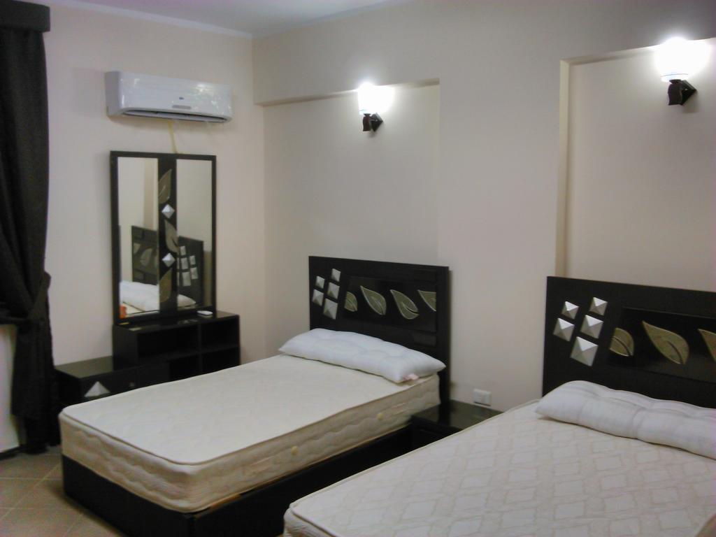 Three-Bedroom Apartment At Louly Beach Resort Ain Sukhna Bilik gambar